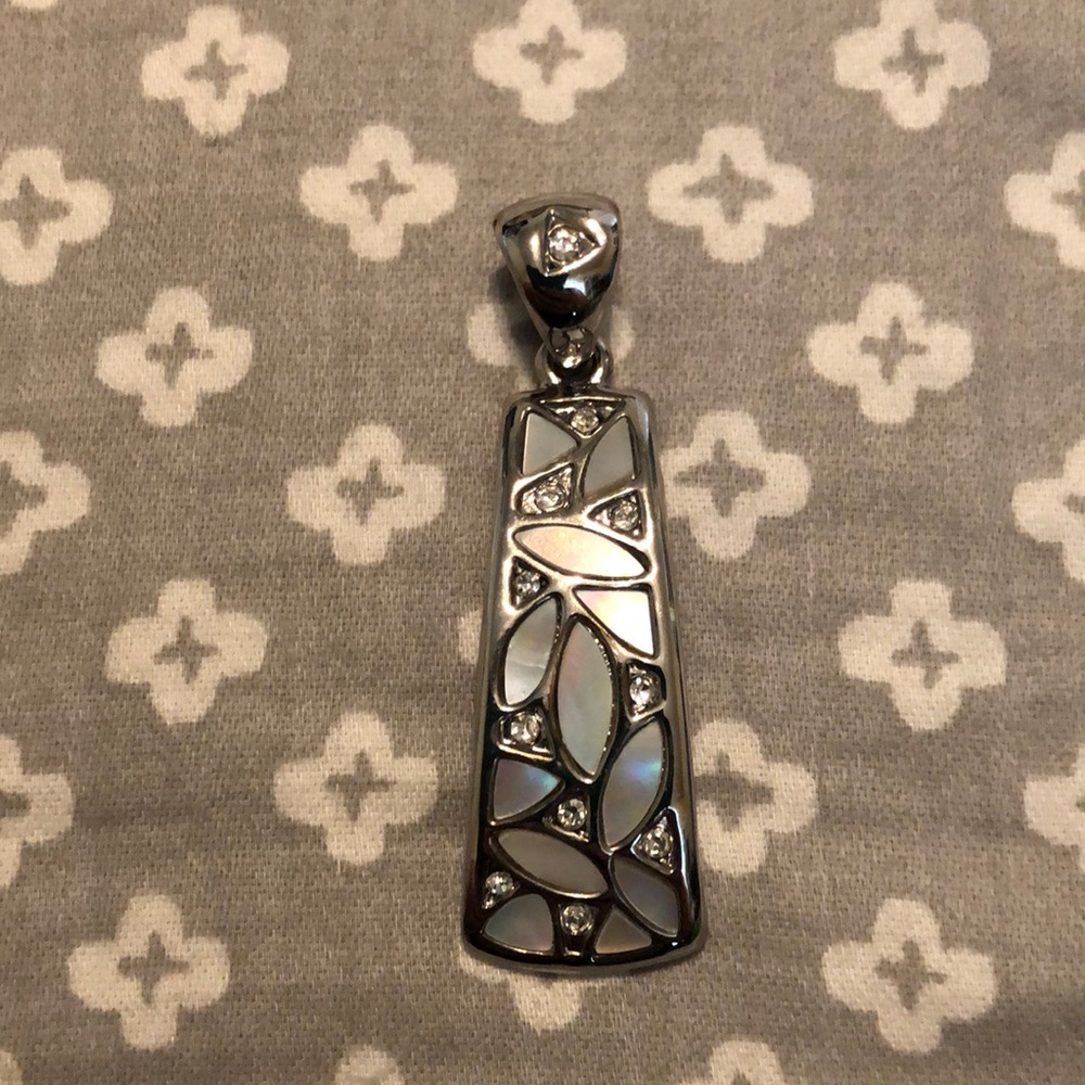 Lia Sophia Wonderland pendant
